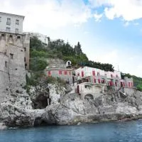 Acquamarina - Direct Sea Access - Full Sea View - Amalfi Coast, hotel em Cetara