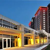 Overton Hotel and Conference Center、ラボックのホテル