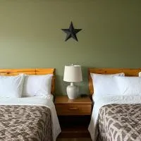 The Trail Inn - Grantsburg, WI - 703 WI-70, hôtel à Grantsburg