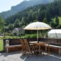 Wild Glamping in the Vienna Alps, hotel em Nasswald