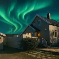 House near Reisa national park, Aurora and the Midnight sun, hotell sihtkohas Storslett