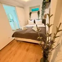 Ferienwohnung direkt am Bodensee / Untersee nahe Konstanz, hotell i Berlingen
