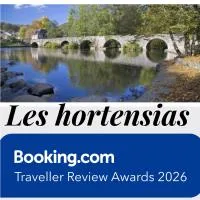 LES HORTENSIAS Spacieuse Maison en ardoise du pays FIBRE, hôtel à Voutezac