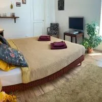 Suite - Chambre Cherry Plum, готель у місті Кулом'є