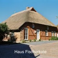 Alte Fischerkate und Möwennest、Groß Zickerのホテル