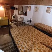Chambre d'hôte Les maisons de Gaia, hotelli kohteessa Tuchan