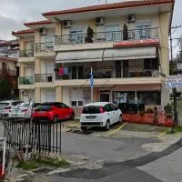 Skordas Comfy Rent Rooms, hotel u Solunu