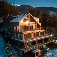 The Pines Bucegi Lodge, hotell i Bran