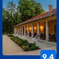Füzérradványi Kastély Üdülőház, Károlyi-kastély Füzérradvány, hotel v destinaci Füzérradvány