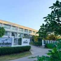 Privacy Residence Lopburi, hotel sa Lopburi