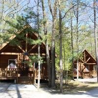 Tranquil Timbers Deluxe Cabin 6, hotel v destinácii Sturgeon Bay v blízkosti letiska Door County Cherryland - SUE