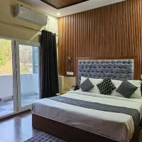 Sunny Pines Resort, hotel di Lansdowne