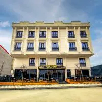 Hilltown Airport Hotel & Restaurant, hotel en Taşoluk