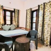FeelFit Home Stay - Peaceful Stay in Doon, Gateway to Mountains, хотел в Дехрадун