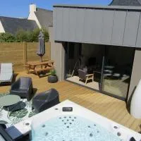 Gîte neuf avec Jacuzzi et Les plages à pied، فندق في تريغاستيل