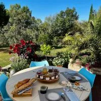 Chambre indépendante au calme, petit-déjeuner inclus, hotel din Arthès