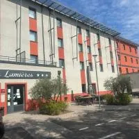 Hôtel des Lumières Lyon Meyzieu Arena Stadium, khách sạn ở Meyzieu