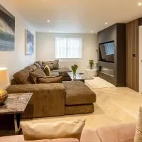 Luxe Detached 3 Bed Luxe House on Exclusive Private Estate Close to Coast Free Hot Tub Sleeps 6 Private Parking for 2 Cars, hotel v destinácii Newlyn