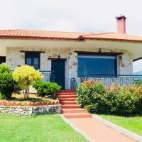 Beautiful villa with a wonderful sea view, hotel a Stratoníki