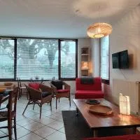 Cabana & Le Paisible - Proche Lac, hotell i La Pirraz