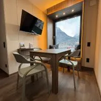 CUBE Alpine Stay: Bürs şehrinde bir otel