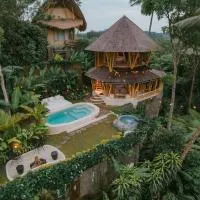 Makerti Bali - Sanctuary bamboo house, Hotel in Selat