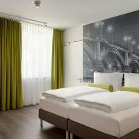 Super 8 by Wyndham Mainz Zollhafen, hotel Mainzban