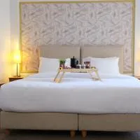 Eviali Apartments: Límni şehrinde bir otel