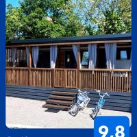 Mobile home 624 - Jacuzzi, Sea View & Pool Side, hotel a Selce
