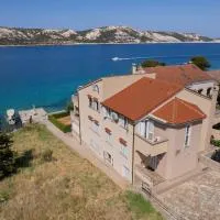 Apartmani Kaštel, hotelli kohteessa Stara Novalja