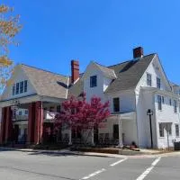 The NuWray Hotel & Carriage House, hotel em Burnsville
