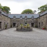 3 Clos Na Feirme Three Bedroom House with Hot Tub, hotel sa Galway