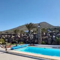 HelgaHome، فندق في Las Breñas