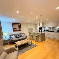 Wonderful Retreat in Lively Locale - Sleeps 5 โรงแรมในเบรนท์ฟอร์ด