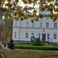 Apartamenty w Pałacu Lubiechowo, hotel i Lubiechowo