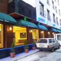 Vesta Fuar Otel, hotel Konak városában