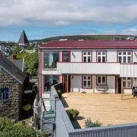 Unique location with a huge private terrace, hotell i Tórshavn