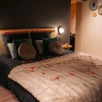 Mana Suite - Appartement de luxe avec Jacuzzi XXL, hotell i Tarare