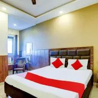 Hotel O Elibrista, hotel di Meerut