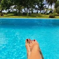 La VILLA BORAHA 300m2 PROPRIÉTÉ ENTIERE en bord de plage PISCINE PRIVEE Cuisine équipéeTV Wifi, hotell sihtkohas Sainte-Marie