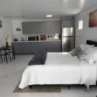 Beautiful 1 bedroom Studio located in Miramar close to Hard Rock Stadium, hotelli kohteessa Miramar