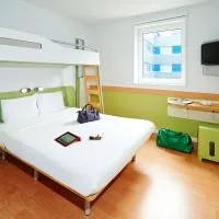 Ibis Budget Cergy St Christophe, хотел в Сержи
