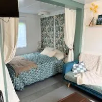 Le Petit Lodge, hôtel à Coulouvray-Boisbenâtre