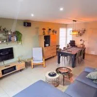 Vakantiewoning Vélodroom Vlaamse Ardennen، فندق في Wortegem