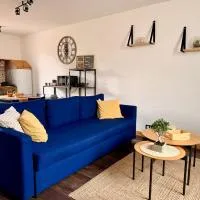 Peaceful apartment with garden, hotel u gradu Ažan