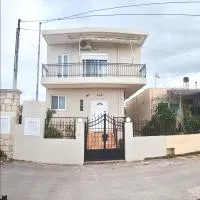 Xenonas house 365 โรงแรมในสตาวรอช