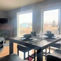 Spacious Duplex, hotel u gradu 'Camrose'