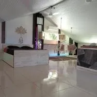 Loft haut de villa, Hotel in Baie-Mahault