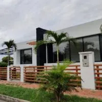 Espectacular Casa Quinta, hotel en Girardot