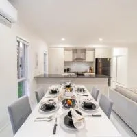 Brand New 4 Bedroom Belleview House near Ipswich, хотел в Ripley